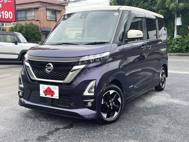 NISSAN