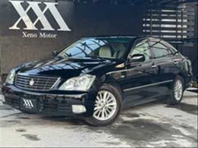 TOYOTA CROWN sedan