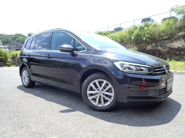 VOLKSWAGEN VOLKSWAGEN GOLF TOURAN