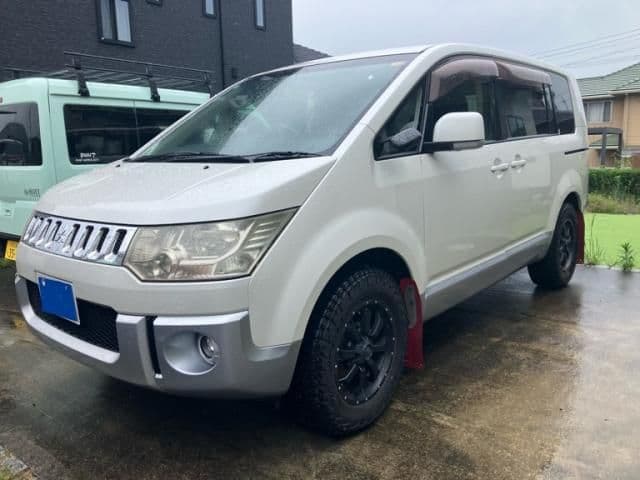 MITSUBISHI DELICA D:5 2WD
