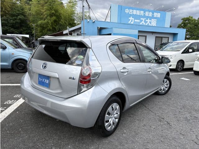 Car thumbnail 4