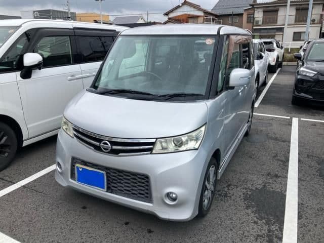 NISSAN