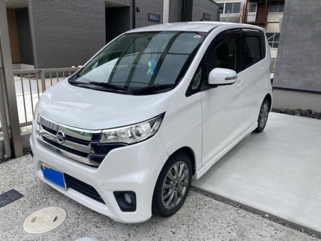 NISSAN