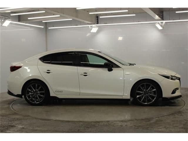 Car thumbnail 4