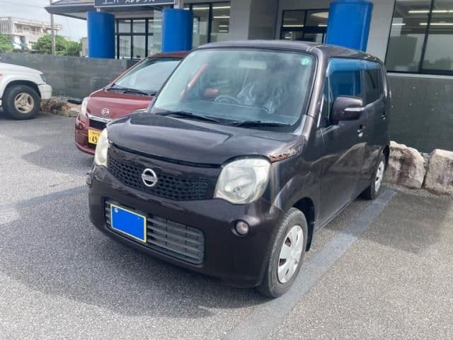 NISSAN