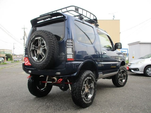 Car thumbnail 3