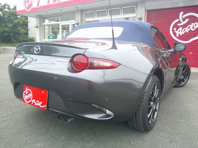 Car thumbnail 3