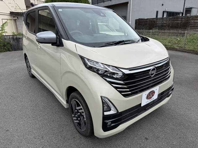 NISSAN