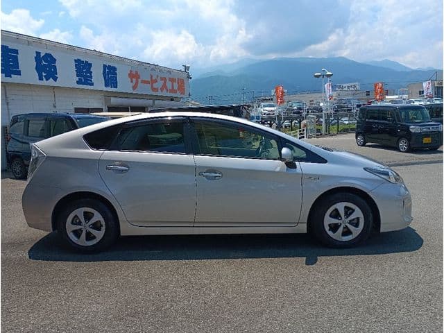 Car thumbnail 4