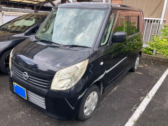 NISSAN