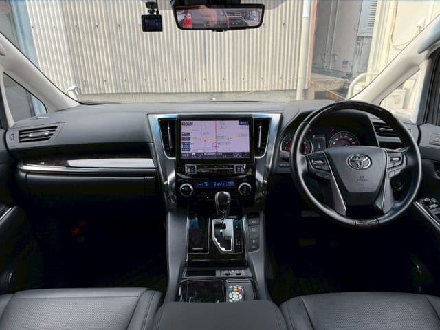 Car thumbnail 3