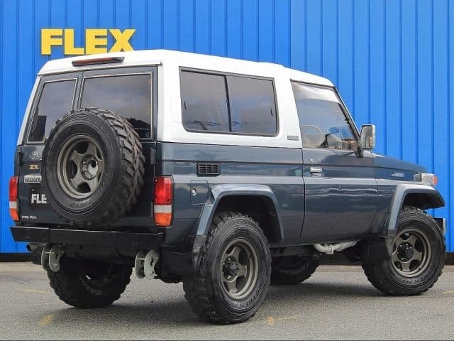 Car thumbnail 4