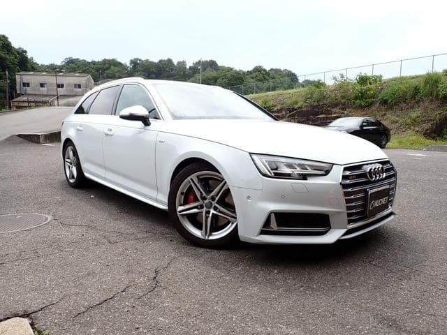 Car image 1