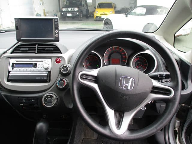 Car thumbnail 2