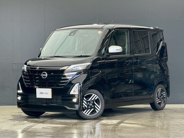 NISSAN