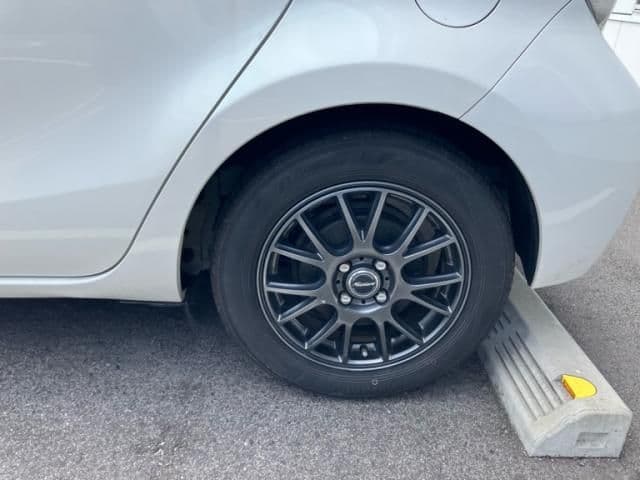 Car thumbnail 4