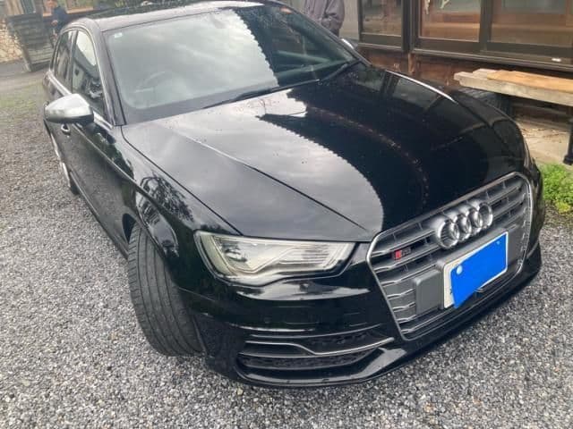 AUDI