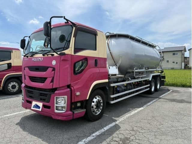 ISUZU