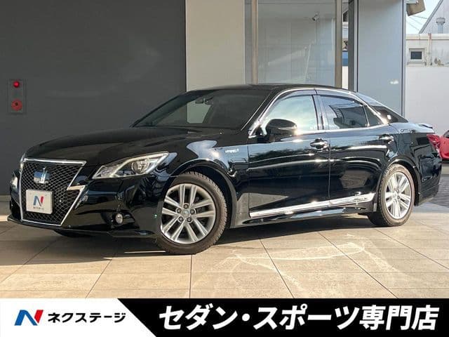 TOYOTA CROWN sedan hybrid
