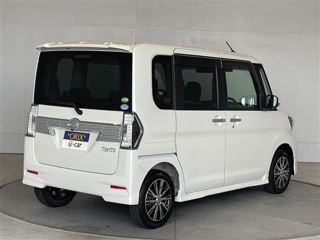 Car thumbnail 2