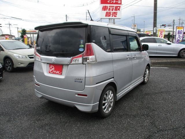 Car thumbnail 3