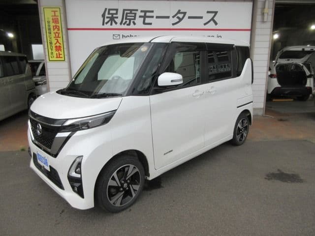 NISSAN ROOX 4WD