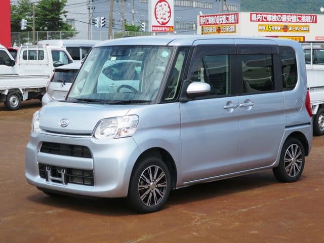 DAIHATSU TANTO 4WD