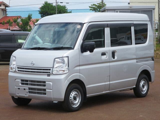 NISSAN NV100 CLIPPER 4WD