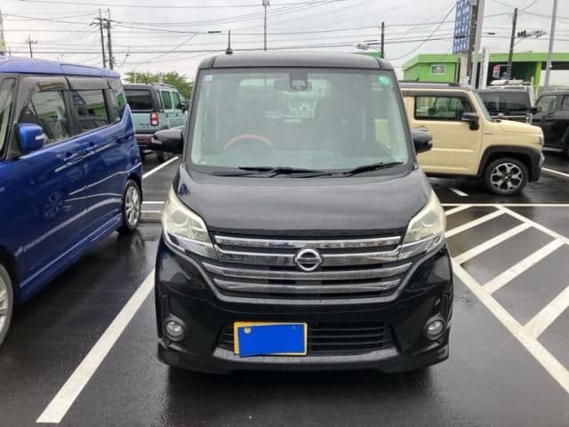 NISSAN