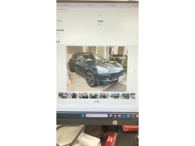 Car thumbnail 4