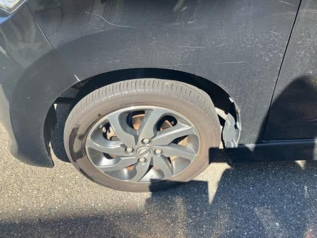 Car thumbnail 3