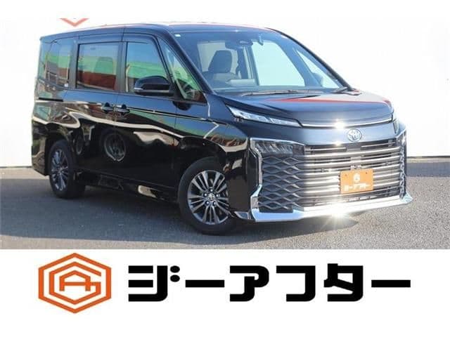 TOYOTA VOXY HYBRID