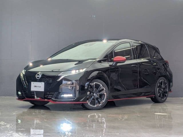 NISSAN AURA