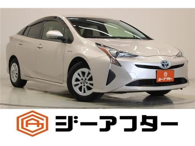 TOYOTA PRIUS 4WD