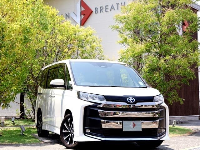 TOYOTA NOAH HYBRID