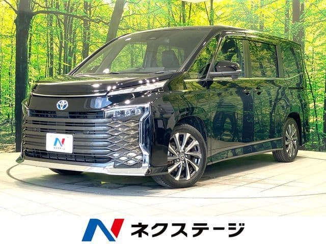 TOYOTA VOXY HYBRID