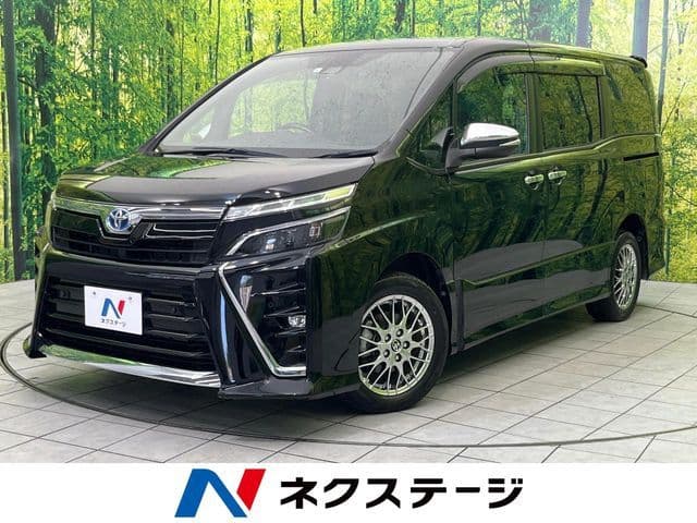 TOYOTA VOXY HYBRID