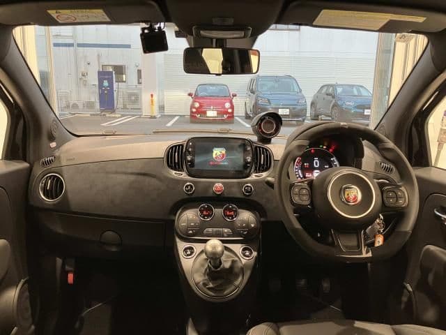 Car thumbnail 4