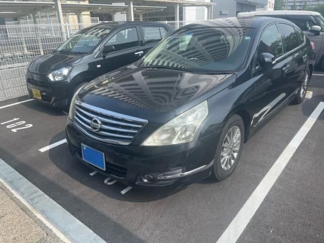 NISSAN