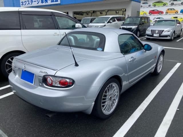 Car thumbnail 4
