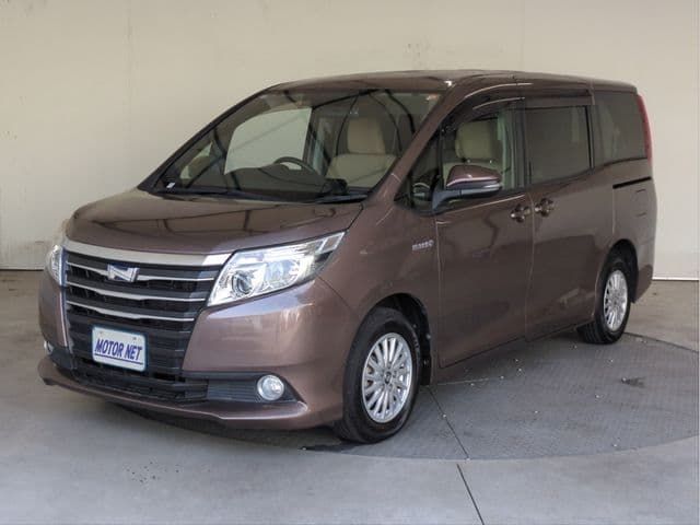 TOYOTA NOAH HYBRID