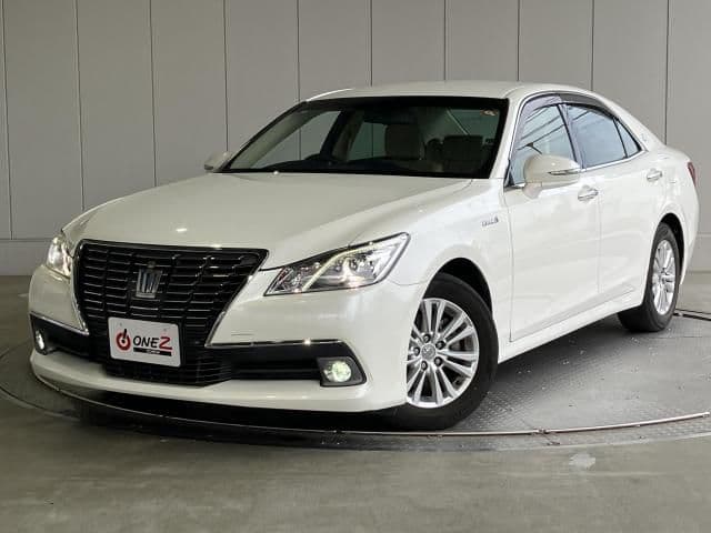TOYOTA CROWN sedan hybrid