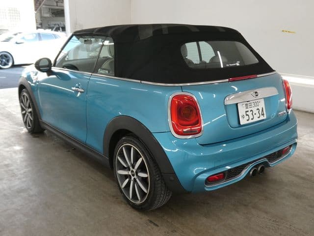 Car thumbnail 2