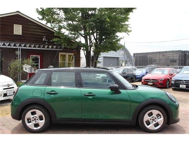 Car thumbnail 2