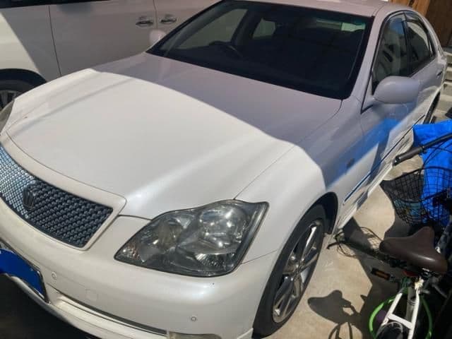 TOYOTA CROWN sedan