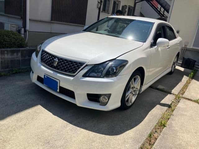 TOYOTA CROWN sedan