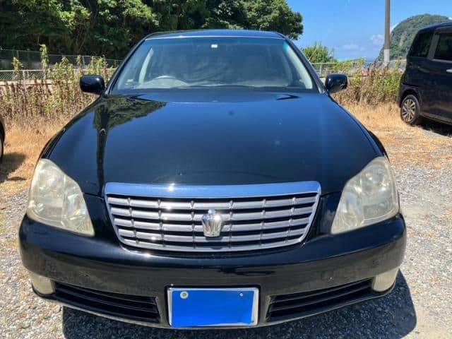 TOYOTA CROWN sedan