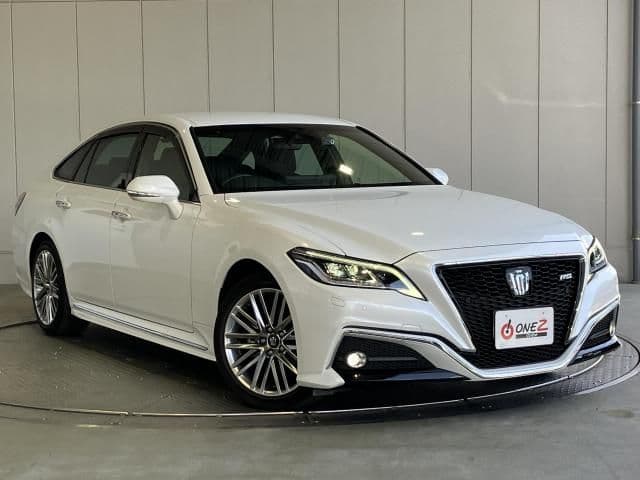 TOYOTA CROWN sedan hybrid