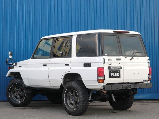 Car thumbnail 4