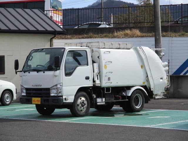 ISUZU